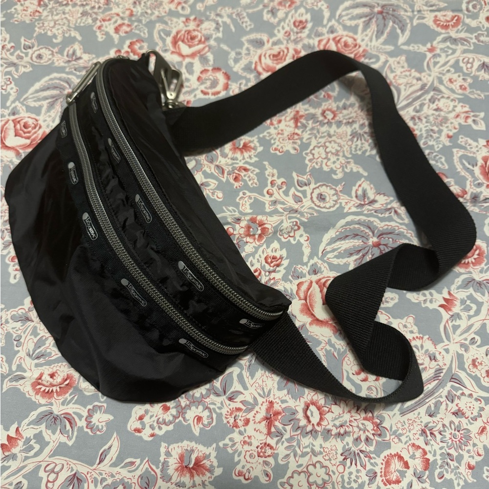 Lesportsac Belt bag. Please see the pic from the website to see details.